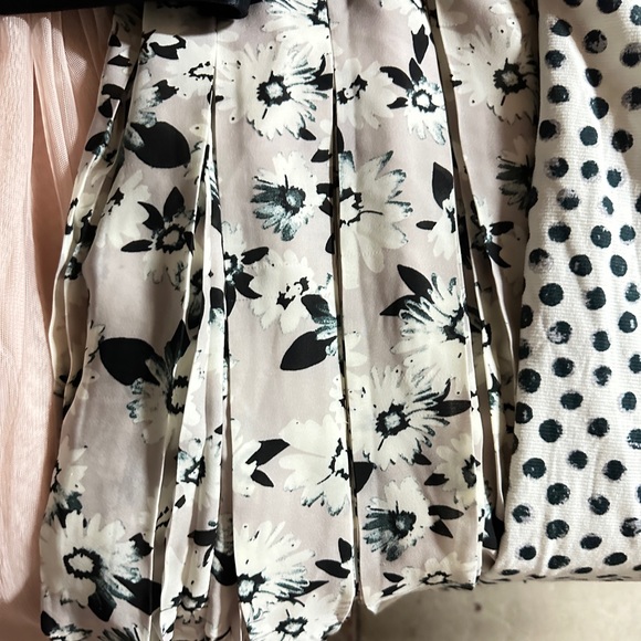 BANANA REPUBLIC Floral pleated skirt size 14 - Picture 4 of 5